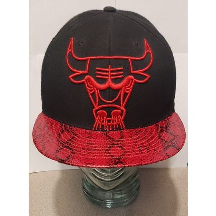 47 BRAND CHICAGO BULLS WINDY CITY NBA SKATER HAT CAP W/ FAUX SKIN BILL SNAP BACK