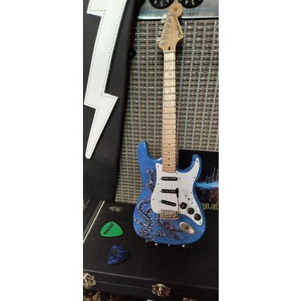 DAVID LOZEAU - The Dragon Fender Strat 1:4 Scale Replica Guitar ~Axe Heaven~