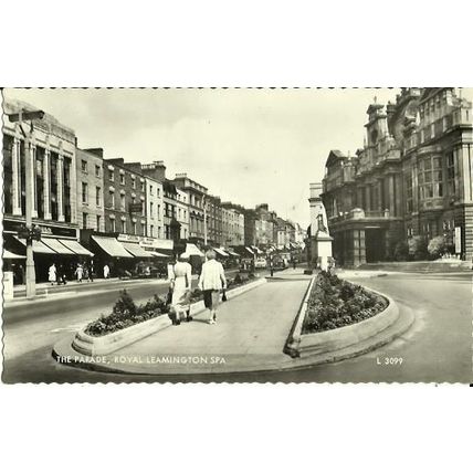 Warwickshire LEAMINGTON SPA ParadePostcard (Valentine L.3099)
