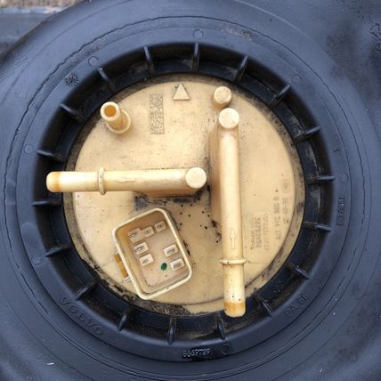 Volvo XC70 V70 S60 AWD Gas Fuel Tank W/ Pump 30792702 30761744
