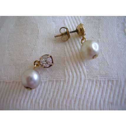 Vintage Pearl Drop White Crystal Earrings Pierced