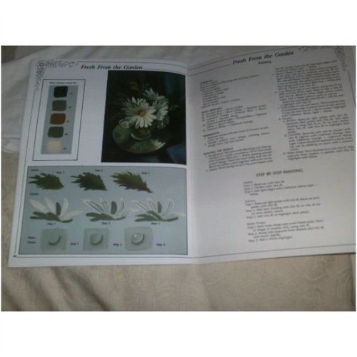 Paint Oil On Canvas & Wood A Garden Bouquet by Pat Wakefield Paperback