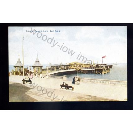 iw243 - Isle of Wight - The Esplanade & Pier at Cowes, early 1900s - postcard
