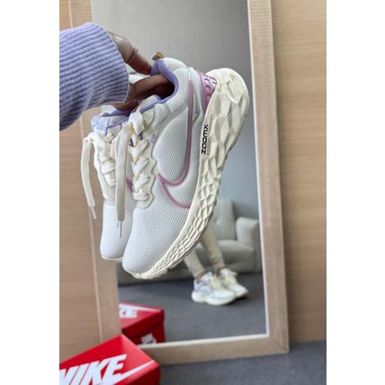 React Infinity Run FK 4 Women's White and Pink Sneakers