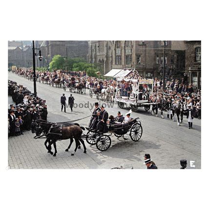 ptc9277 - Yorks - Early view, Mayor leads Keighley Town Carnival - print 6x4