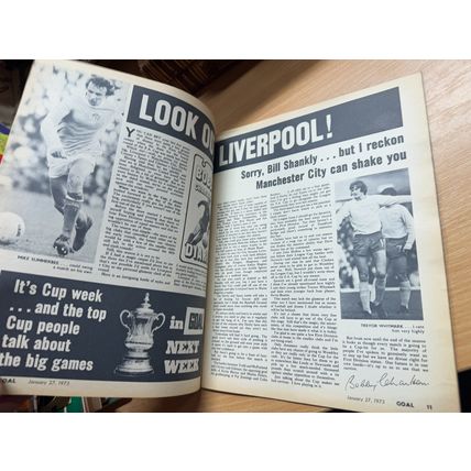GOAL MAGAZINE #230 27 JAN 1973 UK FOOTBALL MAGAZINE - QPR TEAM POSTER (LL)