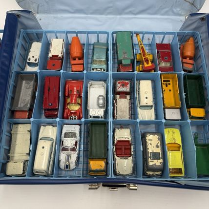 Vintage 1968 Official Lesney Matchbox Deluxe Collector Case Full Of Lesney Cars
