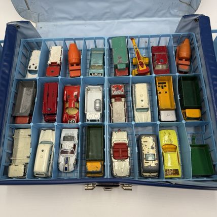 Vintage 1968 Official Lesney Matchbox Deluxe Collector Case Full Of Lesney Cars