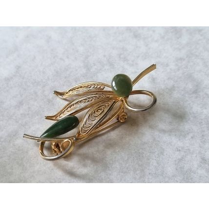 Vintage Jade Brooch, Gold Tone Filigree Leaf, Botanical Jewellery Gift