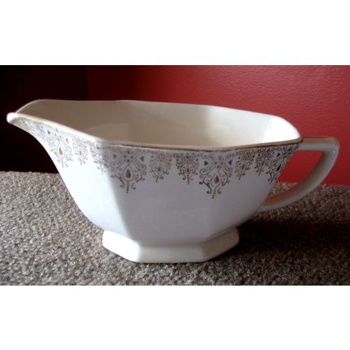 22k Gold Trim Gravy Boat, Sebring Royal China of Ohio Warranted