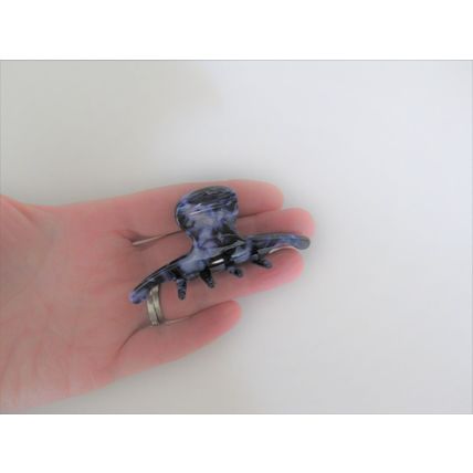 Medium/small dark blue marbled hair claw clip for fine, thin hair