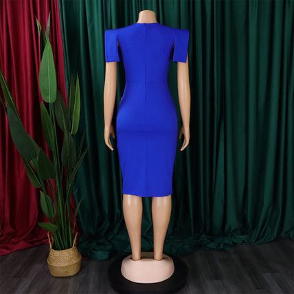 Summer new short sleeve bag hip tight temperament through slit bright edge dress