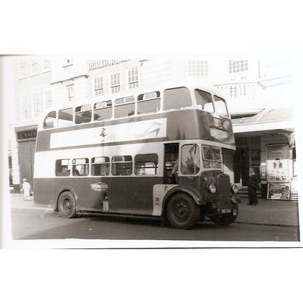 Black & White Photograph of Maidstone & District Motor Services Ltd. - HKE 284