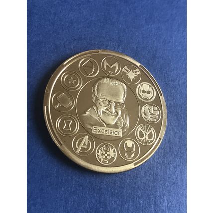 Gold Spider-Man coin marvel in plastic case
