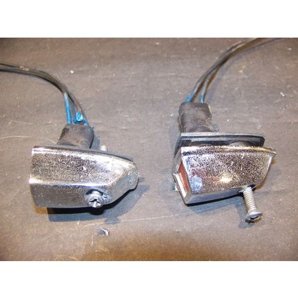 1973 1974 DODGE CHRYSLER PLYMOUTH FENDER MOUNTED TURN SIGNALS OEM #3843191