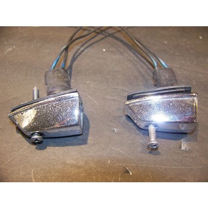 1973 1974 DODGE CHRYSLER PLYMOUTH FENDER MOUNTED TURN SIGNALS OEM #3843191