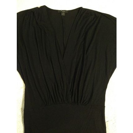 XXI Women Top Black Size S Big V-Neckline 3/4 Sleeve Style & Comfort