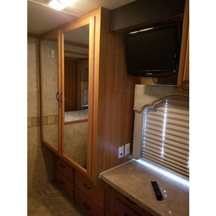 2009 Fleetwood Bounder 32W