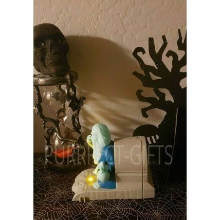 DISNEYLAND HAUNTED MANSION HITCHHIKING GHOST GUS SNACK CONTAINER~NW~50TH~LIGHTS