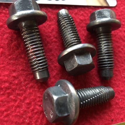 Volvo 985191 Flange Screw Bolt OEM Quantity 4