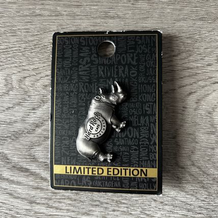 Hard Rock Cafe PRETORIA South Africa 3D Rhinoceros Pin Closed BADGE VGC LE CARD