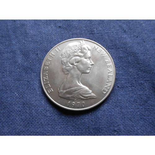 1970 NEW ZEALAND ONE DOLLAR COIN. (Mount Cook )