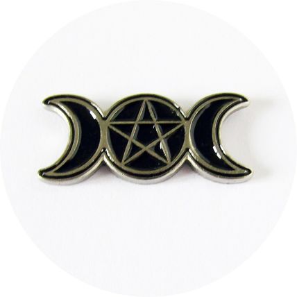 Pin Badge Pentagram Black Silver Enamelled 2.5 cm x 1 cm Wiccan Moon Phase BA49