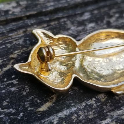 Vintage Gold Tone Owl Brooch