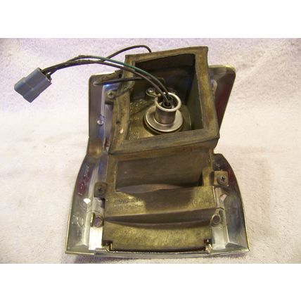 1971 PLYMOUTH CUSTOM SUBURBAN RH OUTER TAILLIGHT LENS & HOUSING STATION WAGON