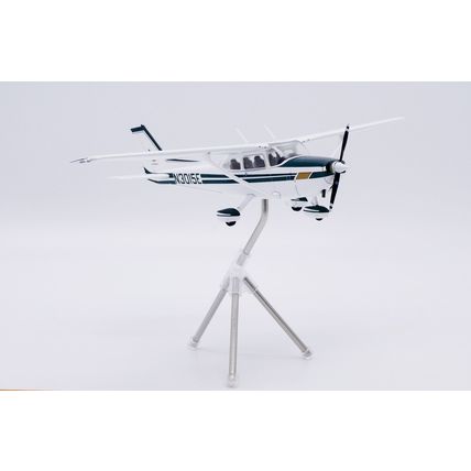 SKYHAWK II PRIVATE CESSNA 172 REG: N3015E - JC WINGS XX172001 1/72 - PRE ORDER