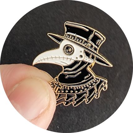 Pin Badge Plague Doctor Enamel Badges Gift Collect 2.7cm x 3 cm Rock BA78