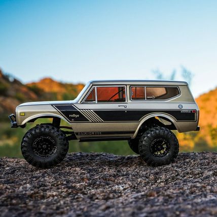 Redcat Racing Ascent-18 International Scout II Brushless RC Rock Crawler RTR
