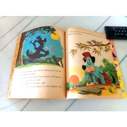 Old Little Golden Book Huckleberry Hound Builds A House (B) Second Edition 1959
