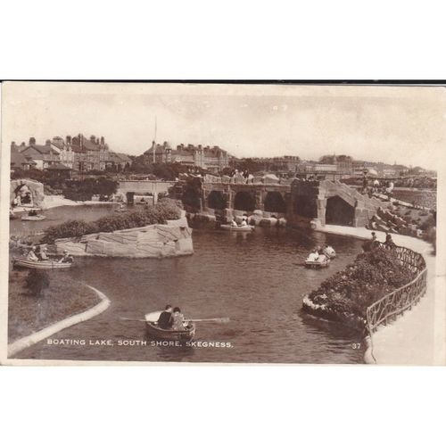 Boating lake South Shore Linconshire Postcard (LIN71369)