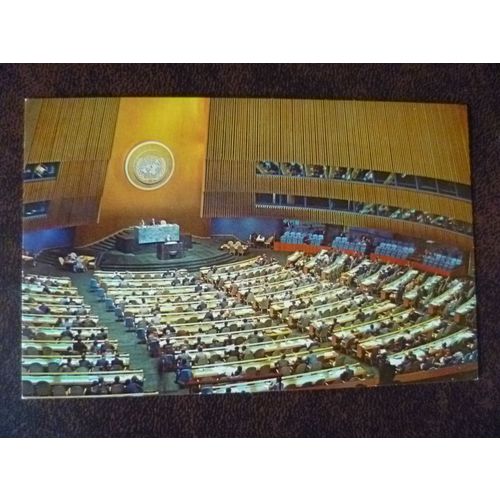 United Nations General Assembly Hall vintage unused colour postcard