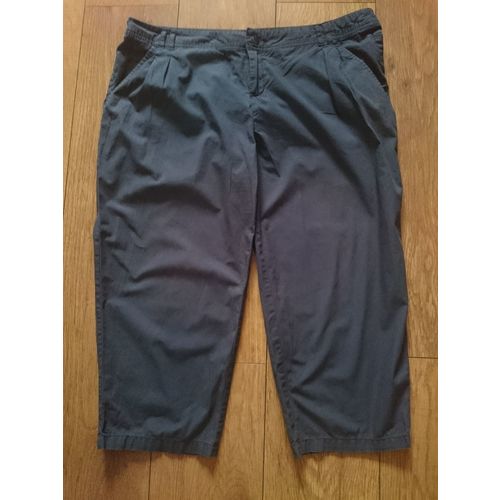 Size 16 navy 3/4 Length Bottoms - Peacocks