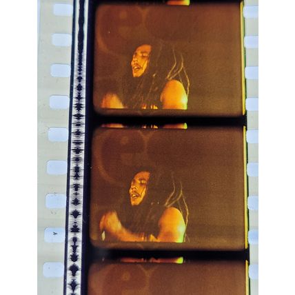 Bob Marley. Pk HK HK - A017Q. 1 STRIP OF 5 - 35MM FILM CELLS.