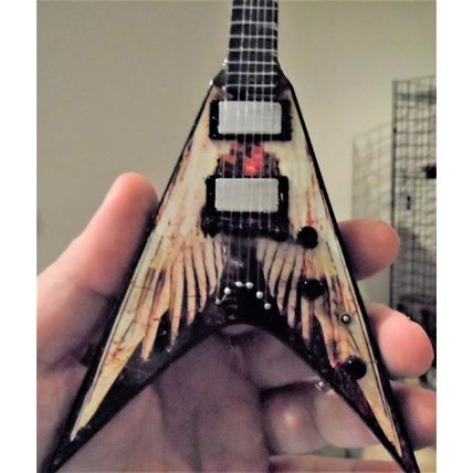 DAVE MUSTAINE (Megadeth) - Angel of Deth V Custom 1:4 Replica Guitar ~New~