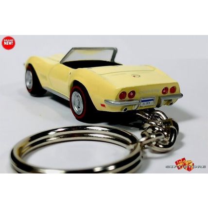 RARE KEYCHAIN VANILLA 68~69 CHEVY CORVETTE C3 CONVERTIBLE GREAT GIFT