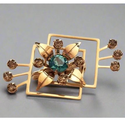 Vintage Gold Tone Square Flower Brooch