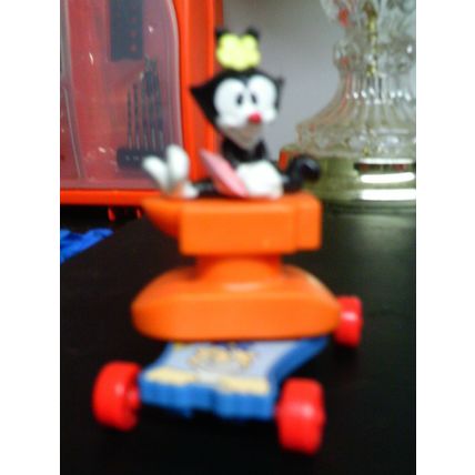 Warner Brothers Loony Toons -Animaniacs figure in vehicle