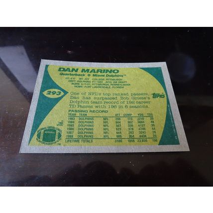 1989 Topps Football Card # 293 Dan Marino Excellent-Mint (6) Miami Dolphins