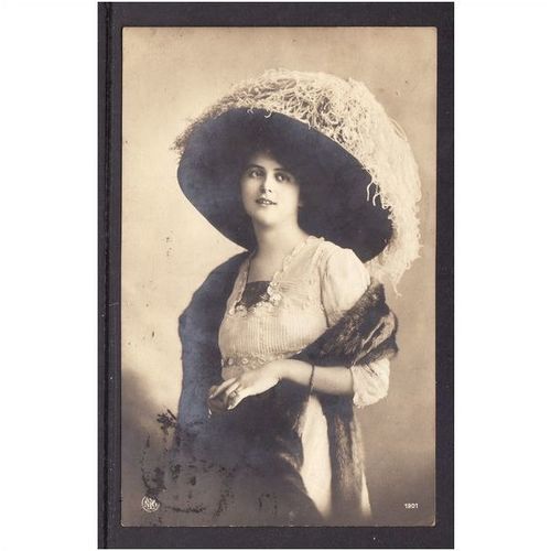 LADY IN A VERY LARGE HAT STUDIO PHOTO POST CARD NICE USED 1911