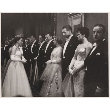 Queen Elizabeth II Jack Hawkins Anna Neagle Royal Film Performance 10x8 Press Ph