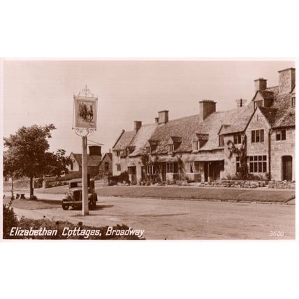 Elizabethan Cottages Broadway Real Photo Worcs Postcard