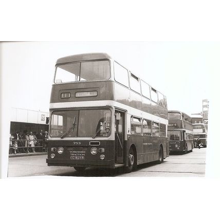 Black & White Photograph of Yorkshire Traction Co. Ltd. - XHE 753J