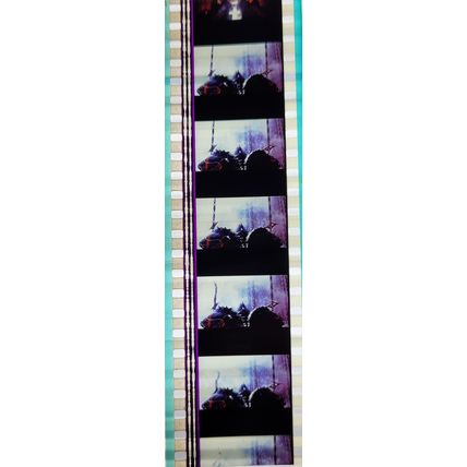 Pk GEB - B - MIX - A 018r. 1 STRIP OF 5 - 35MM FILM CELLS. ( AVP )