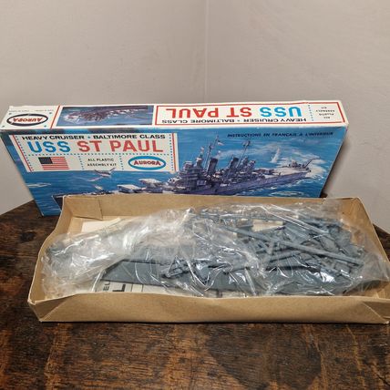 Unmade 1964 1/600th Scale Aurora USS St Paul Plastic Model Kit No 703-150