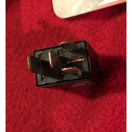 Volvo 8651661 OEM Relay