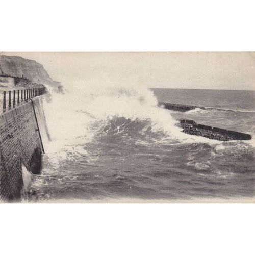 Hastings rough Sea LL412 Sussex Postcard (Sx71750)